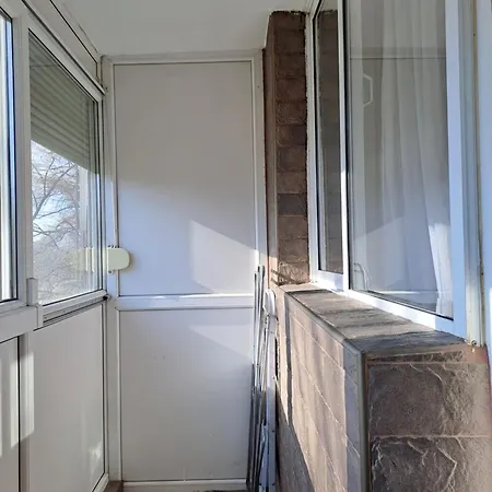 Direct Proprietar Inchiriez 3 Semidecomandat Renovat ,stradal, Favorit Parcare