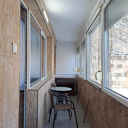 Direct Proprietar Inchiriez 3 Semidecomandat Renovat ,stradal, Favorit Parcare *